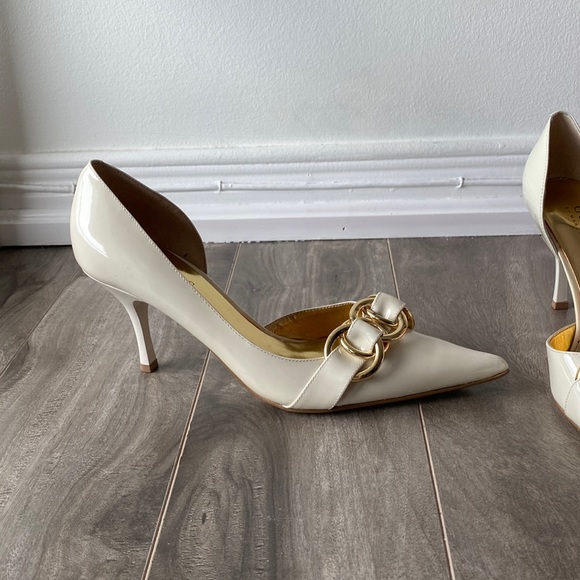 Women’s Guess by Marciano Fortuna ivory heels - Picture 5 of 13